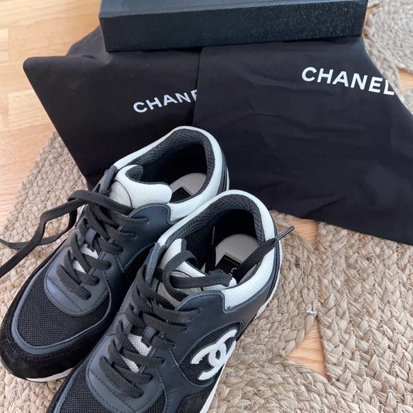 Chanel sneakers- sold out in stores - Picture 2 of 6